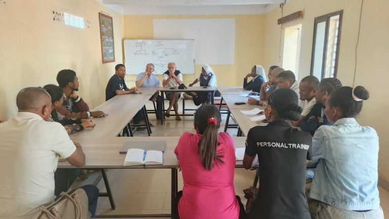 Visite de M. Goffredo et du Père Mauro